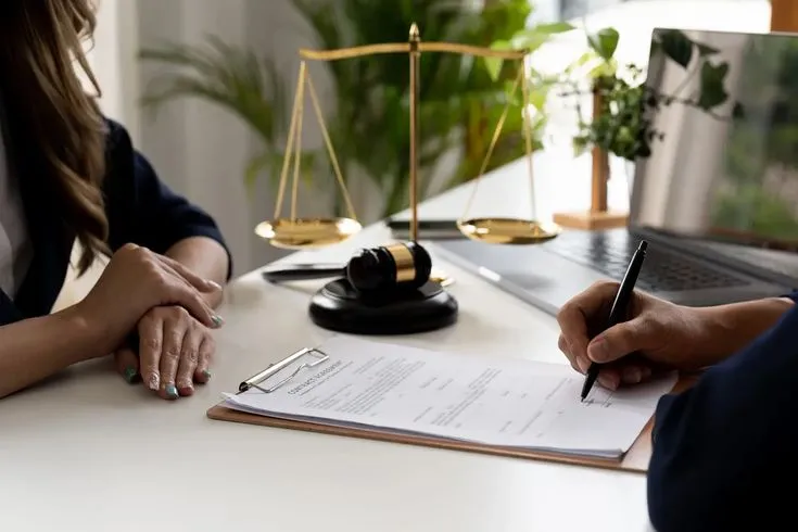 Avis Google pour avocat : obtenir et gérer sans enfreindre le RIN